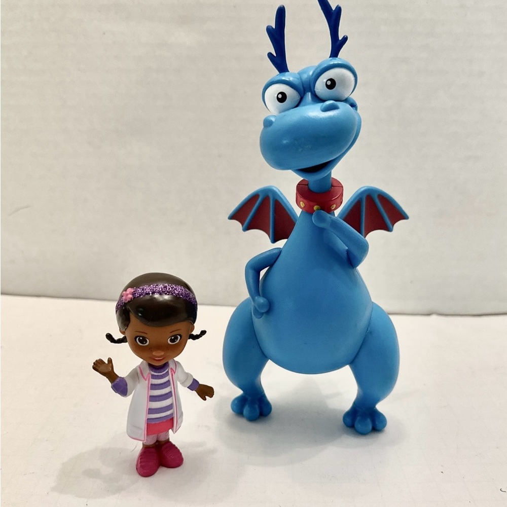 Disney Junior Doc McStuffin and Poseable Stuffy the Dragon Plastic Toys Lot of 2
